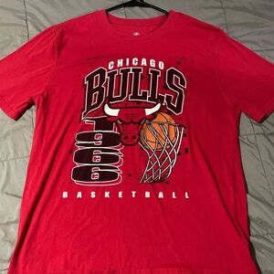 Chicago Bulls graphic tee Size XL/L